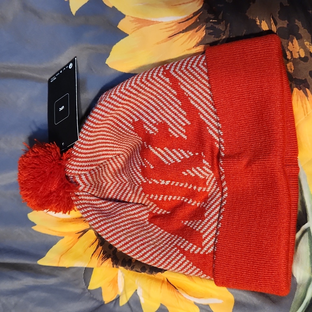 Nike Pom Pom Beanie (Unisex)